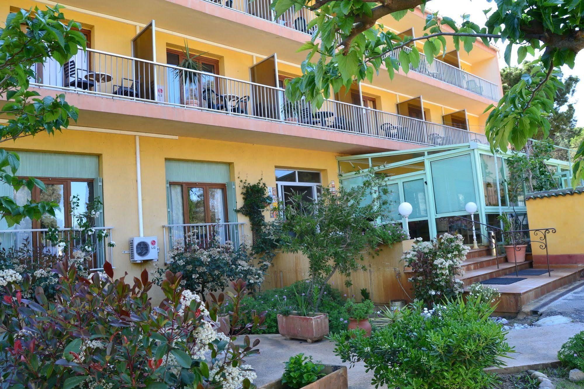 Hotel Cyrnea Calvi  Exterior foto